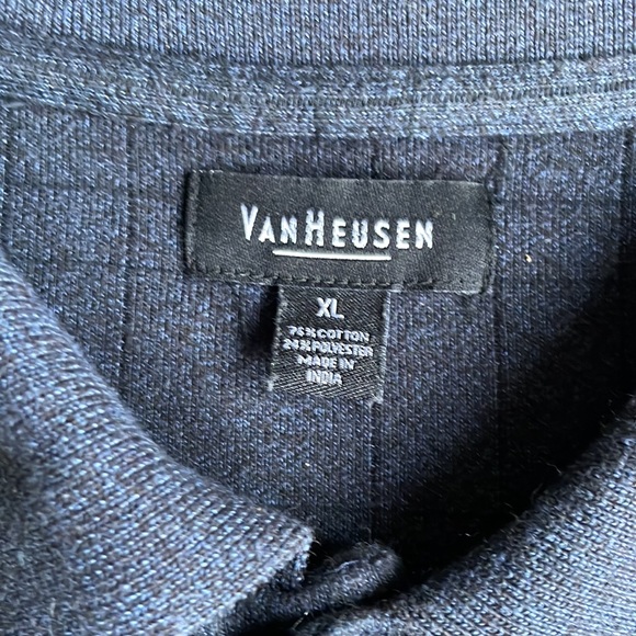 Van Heusen.  Gray Long Sleeve Collared Shirt.  XL - Picture 9 of 11